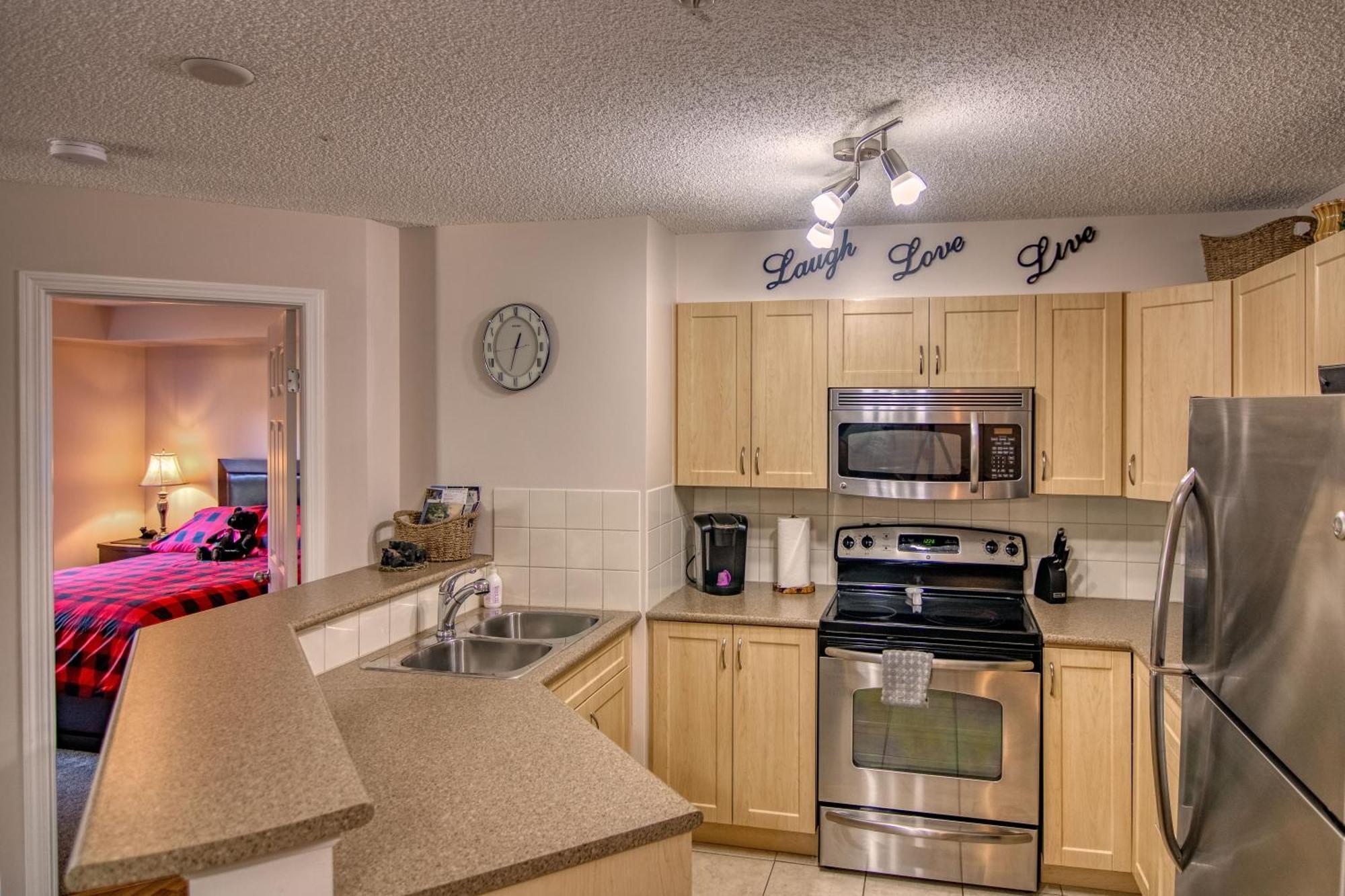Mountain Getaway Condo - 5 Min Walk To The Beach! Invermere Extérieur photo
