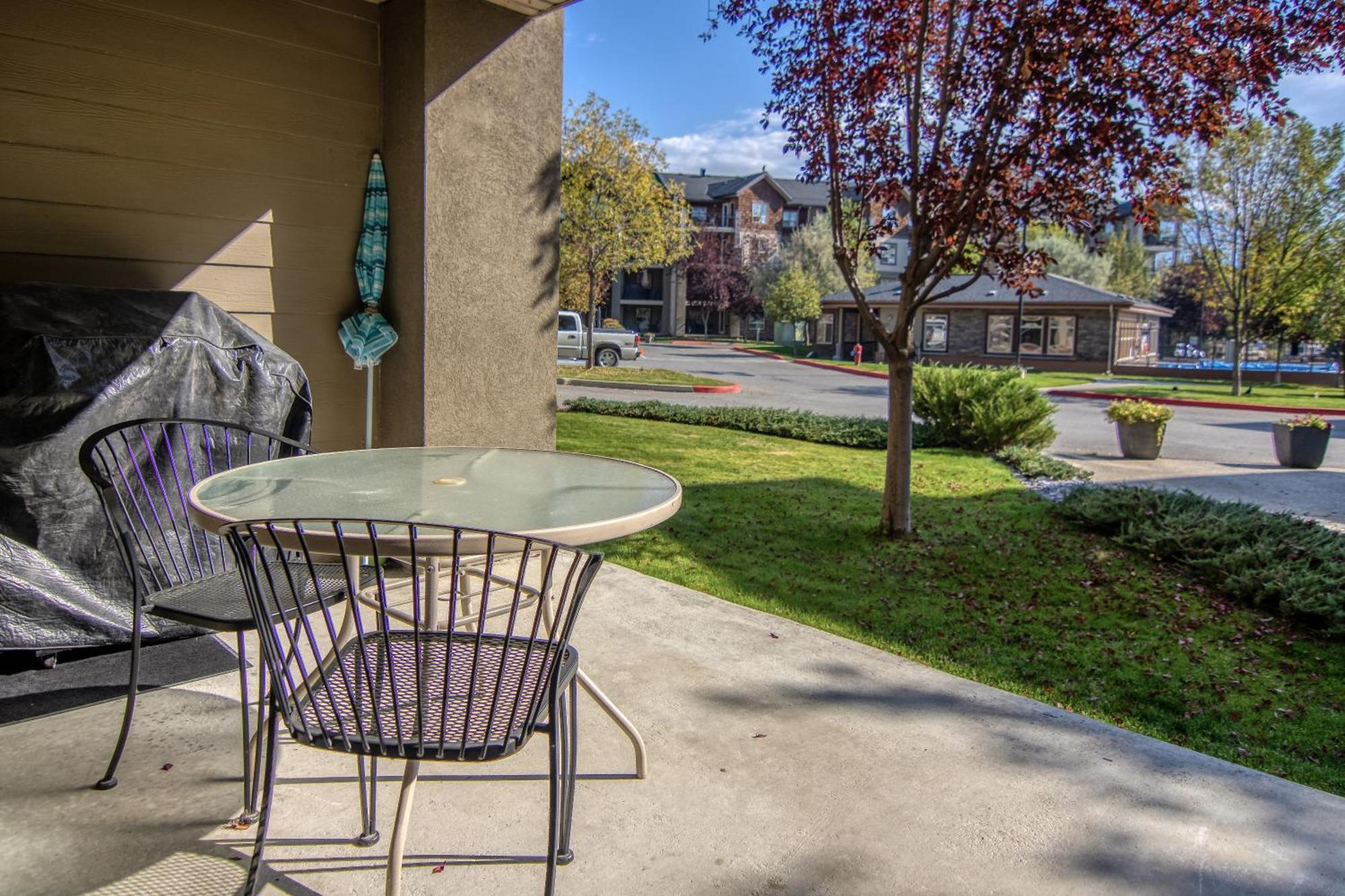 Mountain Getaway Condo - 5 Min Walk To The Beach! Invermere Extérieur photo